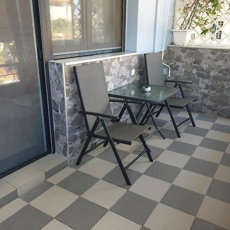 Iros Apartment Néa Péramos Eksteriør bilde
