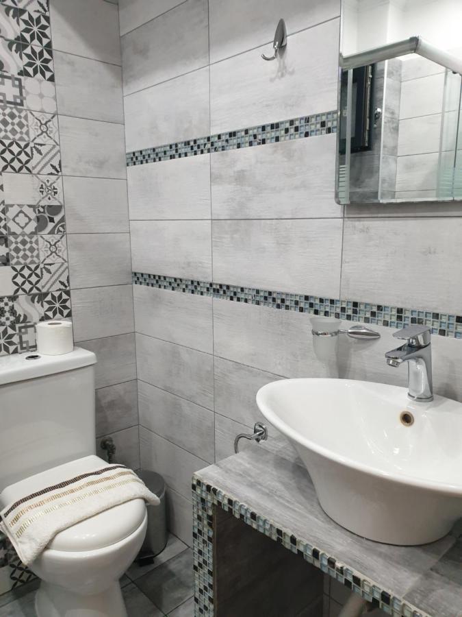 Iros Apartment Néa Péramos Eksteriør bilde